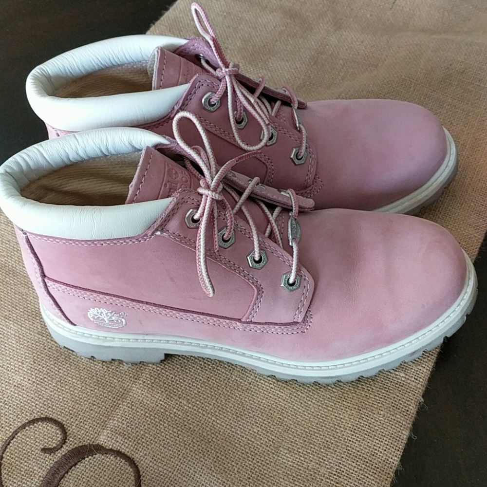 Like new Pink Timberlands hiking boot